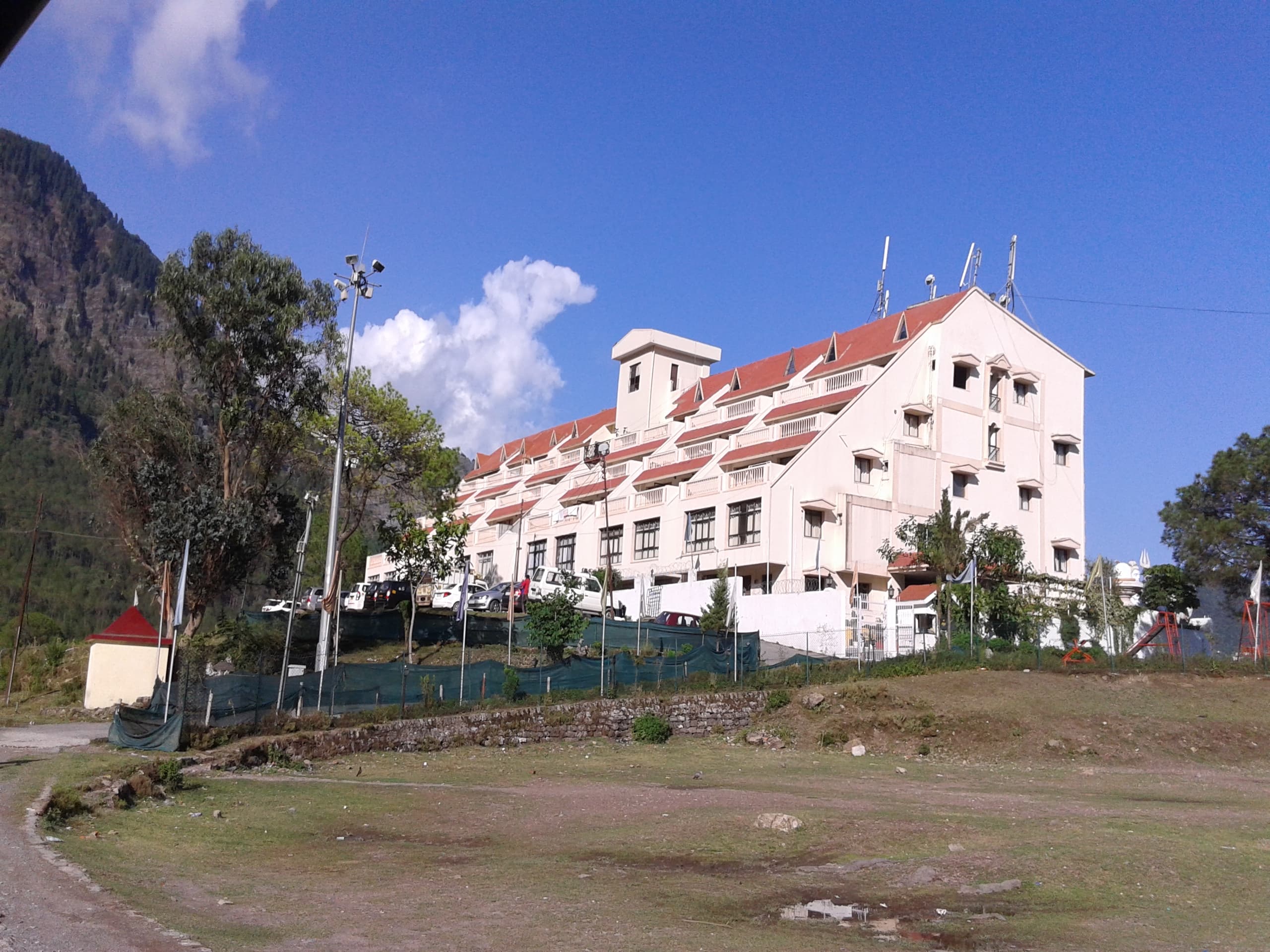 Dynasty Resort in the green hills of Khurpatal
