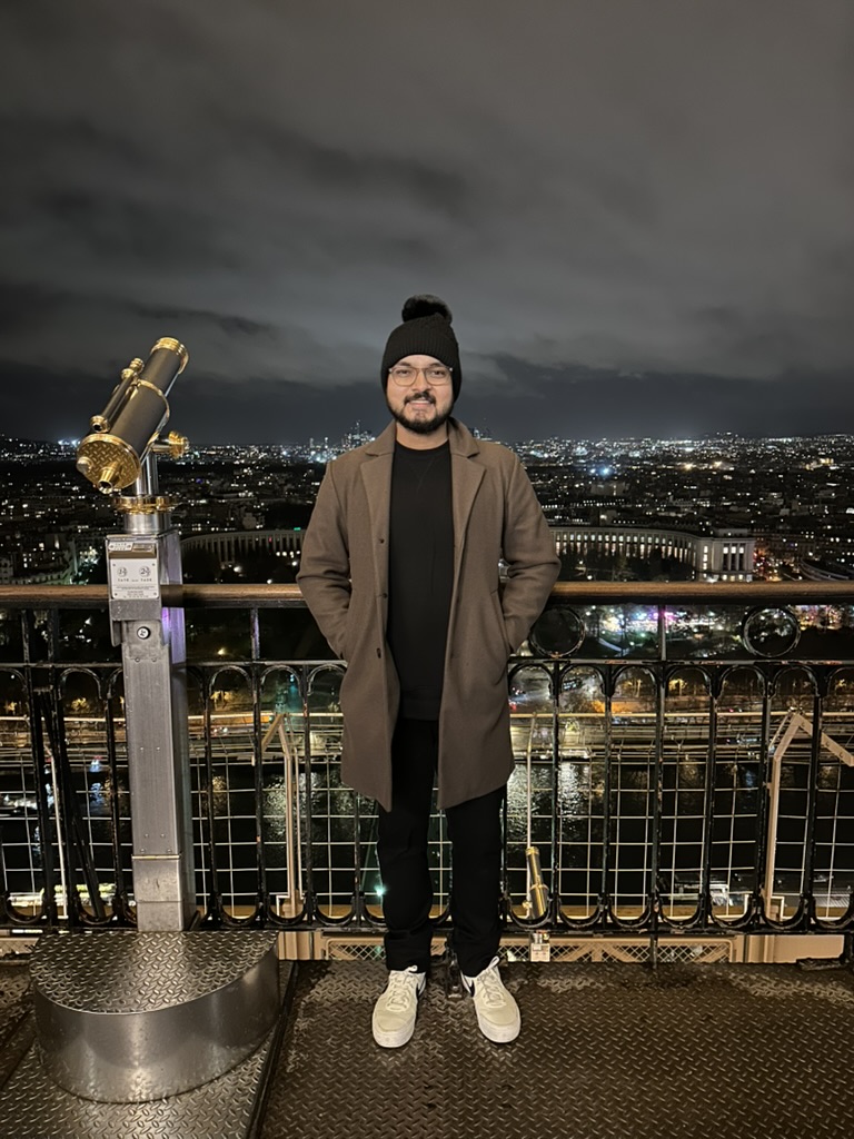 Second floor of the Eiffel Tower, 19 November 2025